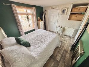 Bedroom- click for photo gallery